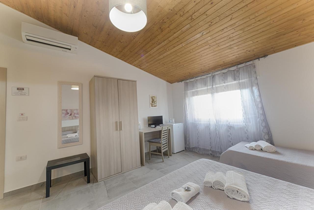 Отель Casa Lucia Ольбия Экстерьер фото