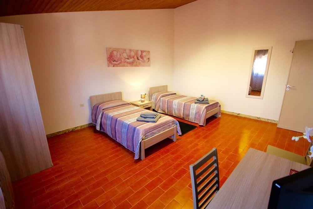 Отель Casa Lucia Ольбия Экстерьер фото